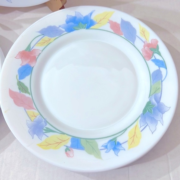 8 PC Arcopal France Salad Plate 8” Diameter. Made in France. Beautiful. - Picture 4 of 7